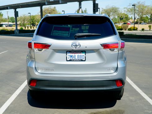 Used 2015 Toyota Highlander XLE FWD image 8