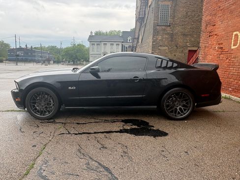 Used 2012 Ford Mustang GT Premium RWD image 15