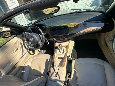 Used 2006 BMW Z4 3.0si image 11