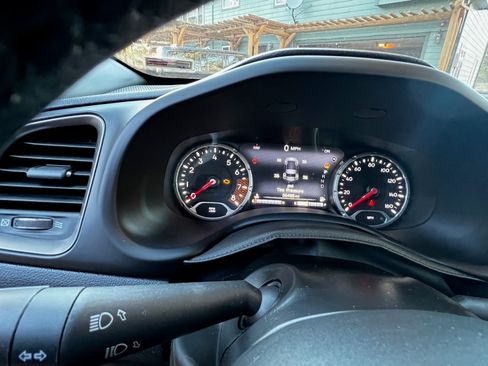 Used 2020 Jeep Renegade Altitude image 10