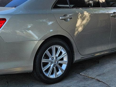 Used 2013 Toyota Camry XLE w/ Leather Pkg image 6