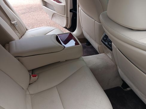 Used 2011 Lexus LS 460 image 29