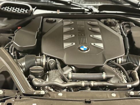Used 2024 BMW 760i xDrive w/ Executive Package image 8