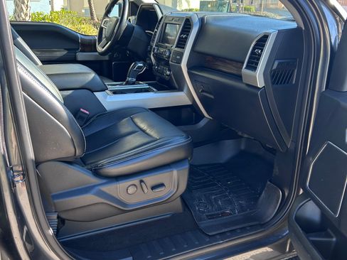 Used 2019 Ford F150 Lariat image 10