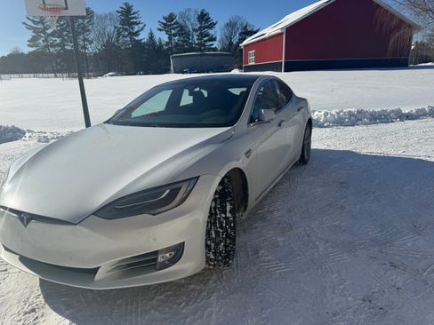 Used 2021 Tesla Model S Long Range Plus image 1