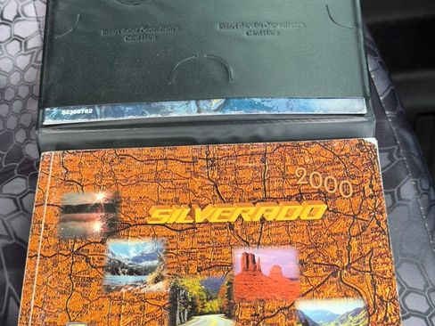 Used 2000 Chevrolet Silverado 2500 4x4 Extended Cab image 18