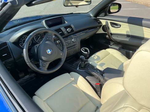 Used 2011 BMW 135i Convertible image 16