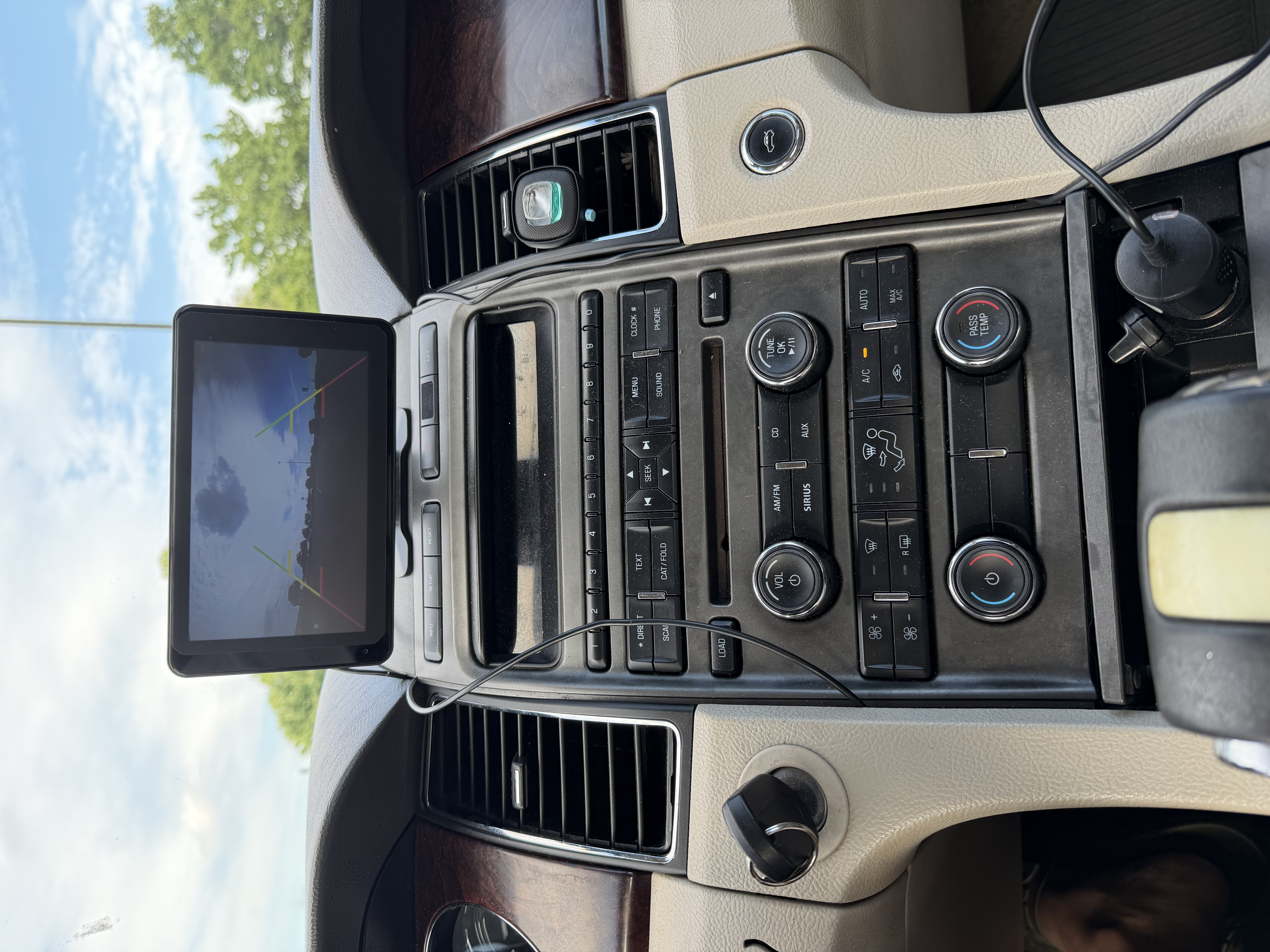 Used 2012 Ford Taurus SEL FWD image 14