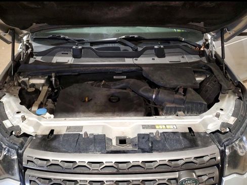 Used 2016 Land Rover Discovery Sport SE image 14