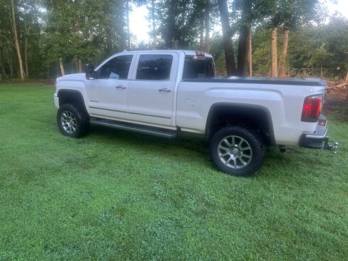 Used 2017 GMC Sierra 1500 Denali AWD/4WD image 4