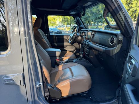 Used 2021 Jeep Wrangler Unlimited Sahara w/ Cold Weather Group image 11