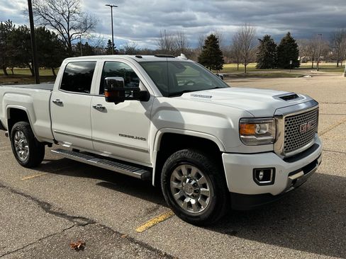 Used 2017 GMC Sierra 2500 Denali w/ Duramax Plus Package image 1