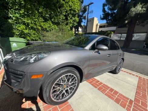 Used 2018 Porsche Macan Sport Edition AWD/4WD image 12