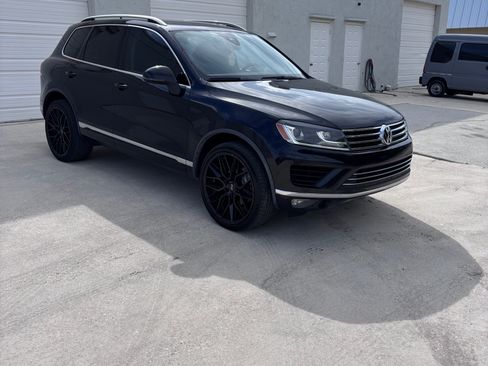 Used 2016 Volkswagen Touareg Sport AWD/4WD image 9