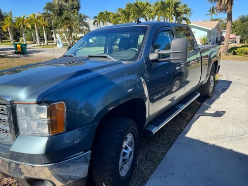 Used 2013 GMC Sierra 2500 SLE image 2