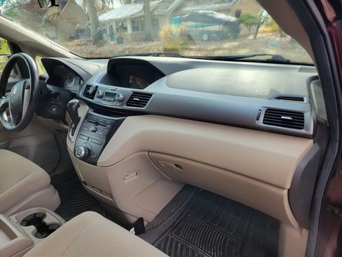 Used 2012 Honda Odyssey EX image 9