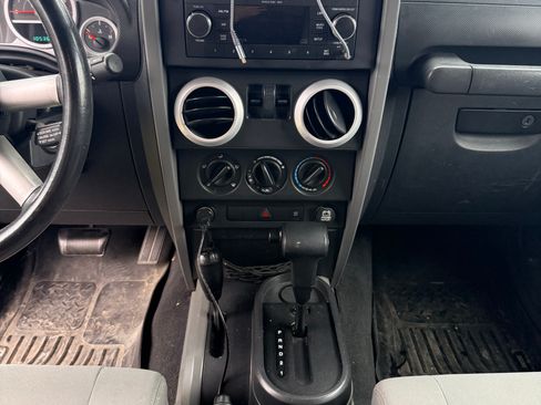 Used 2009 Jeep Wrangler Sahara w/ Trailer Tow Group image 17