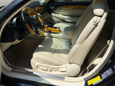 Used 2004 Lexus SC 430 Convertible RWD image 19