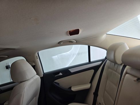 Used 2013 Volkswagen Jetta SE image 28