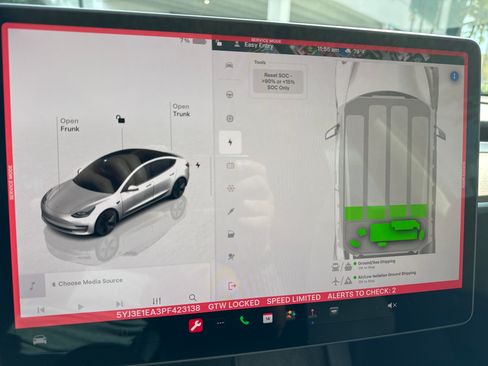 Used 2023 Tesla Model 3 Standard Range image 9