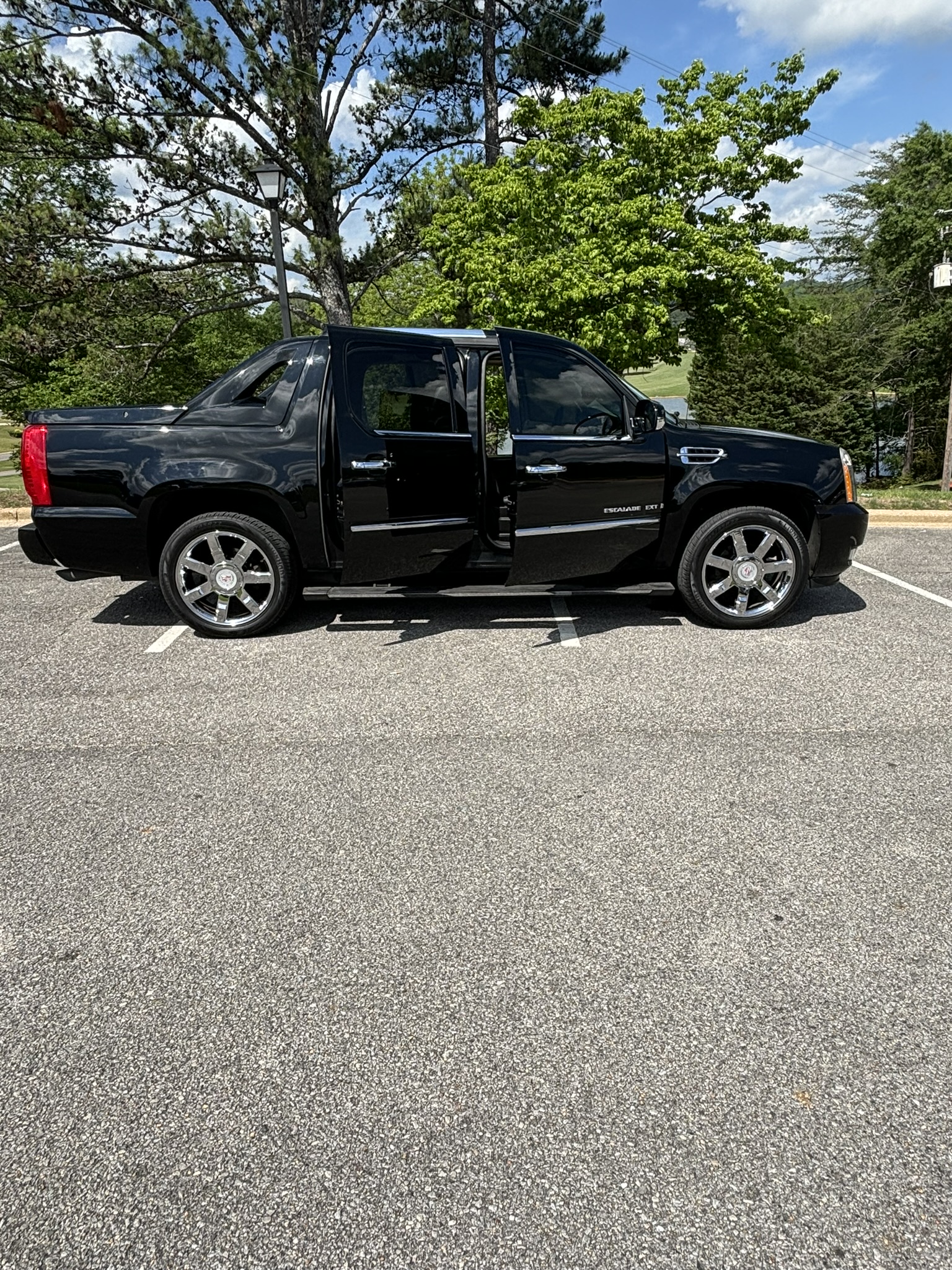 Used 2007 Cadillac Escalade EXT w/ Information Package AWD/4WD image 20