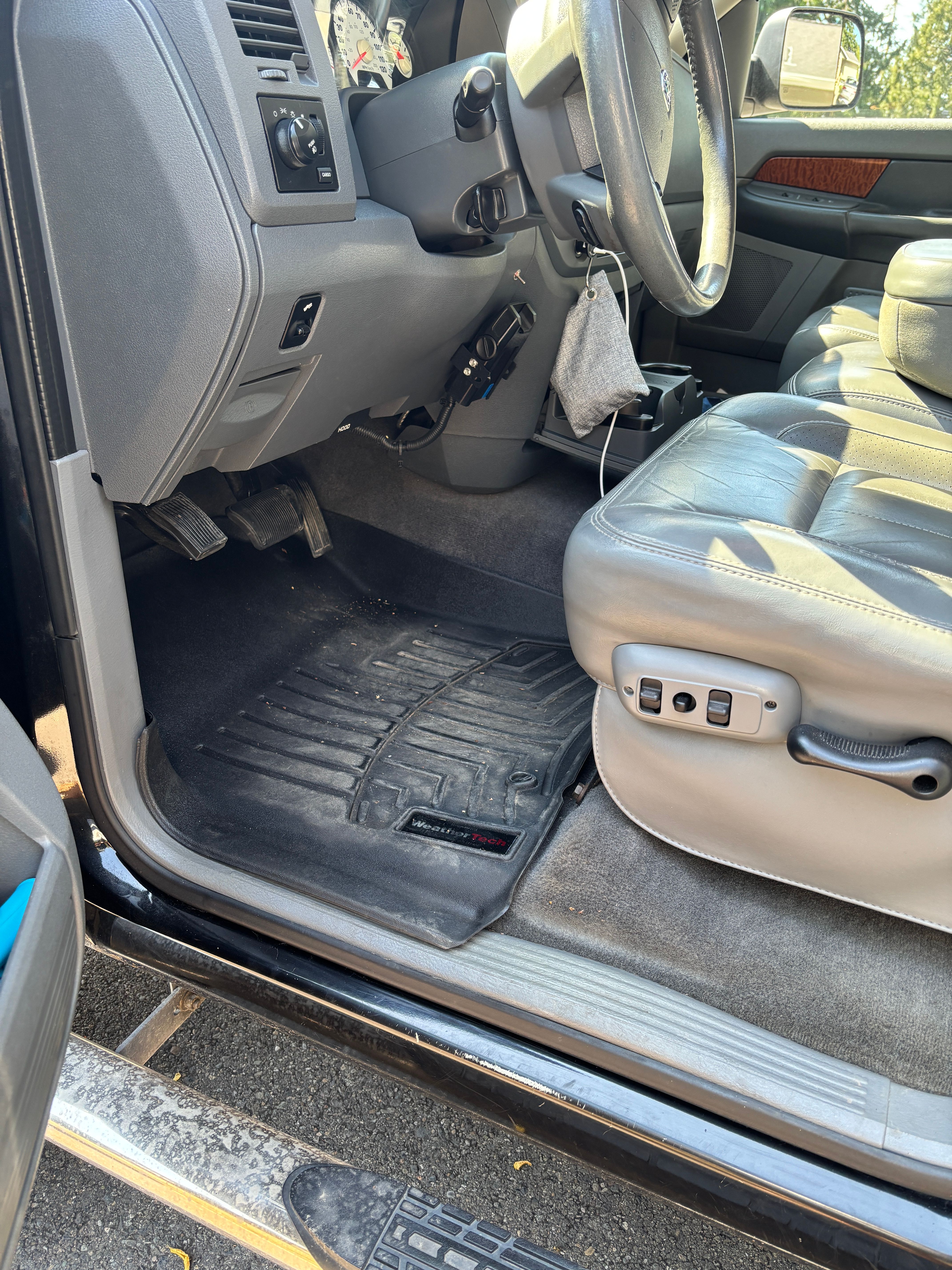 Used 2007 Dodge Ram 3500 Truck Laramie AWD/4WD image 13