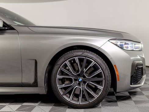 Used 2020 BMW 750i xDrive 750i xDrive Sedan 4D w/ Autobahn Package image 4