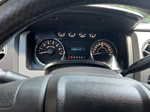 Used 2011 Ford F150 XLT RWD image 2