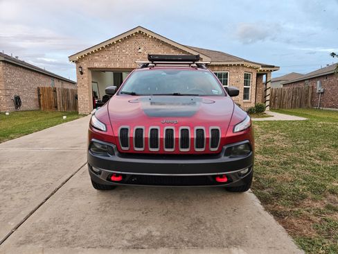 Used 2014 Jeep Cherokee Trailhawk w/ Leather Interior Group image 2