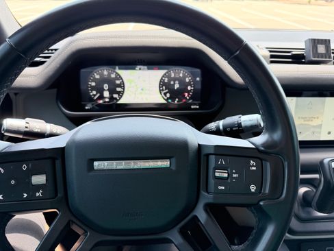 Used 2020 Land Rover Defender 110 SE AWD/4WD image 13