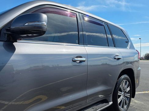 Used 2017 Lexus LX 570 4WD image 5