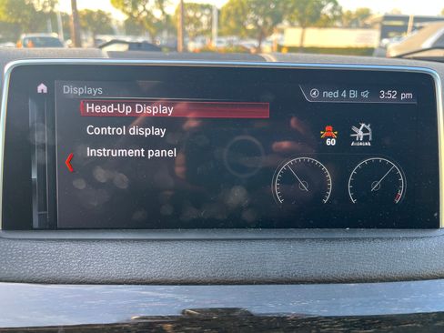 Used 2018 BMW X5 xDrive35d image 16