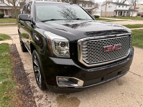 Used 2015 GMC Yukon Denali w/ Premium Package image 4