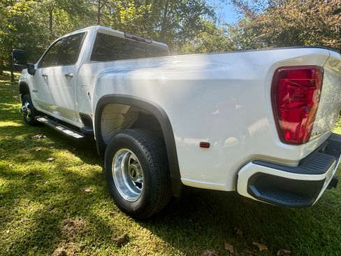 Used 2021 Chevrolet Silverado 3500 High Country image 26