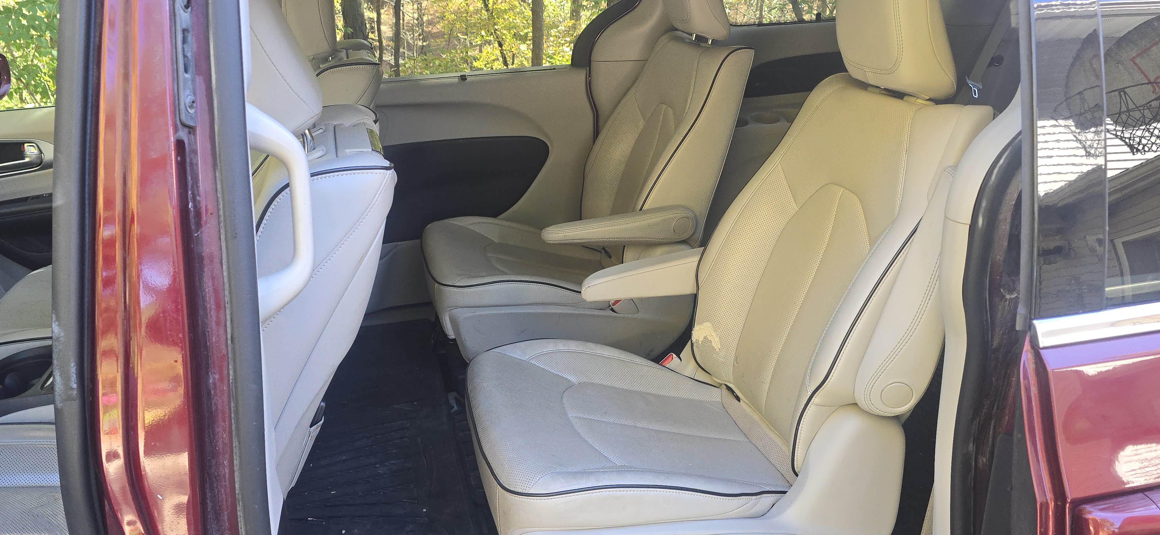 Used 2017 Chrysler Pacifica Platinum FWD image 12