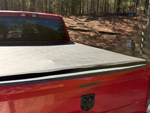 Used 2015 RAM 1500 Express image 9