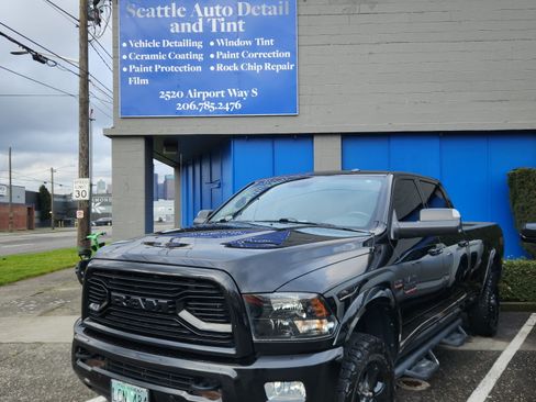 Used 2018 RAM 2500 Big Horn w/ Sport Appearance Group image 1