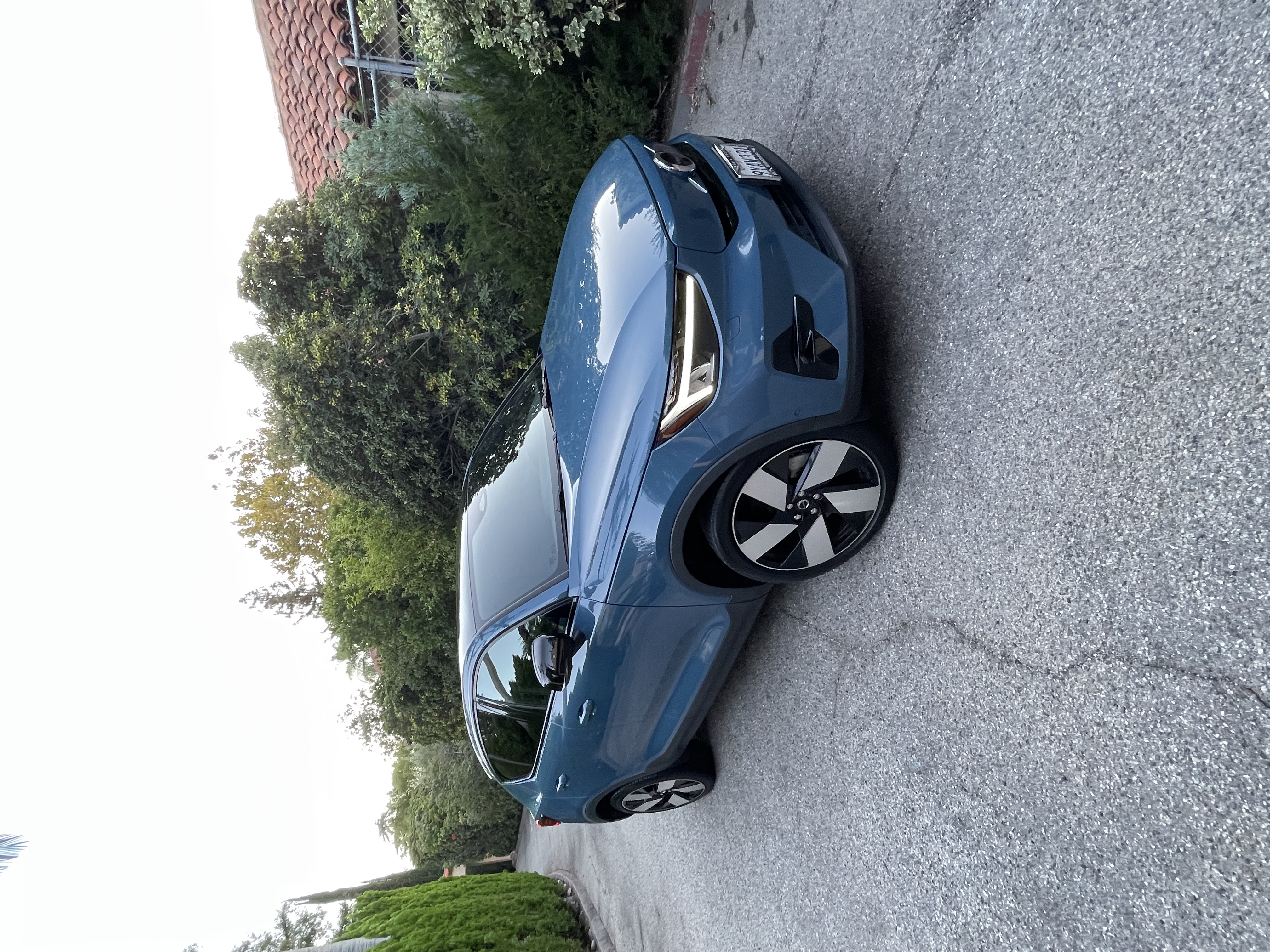 Used 2023 Volvo C40 P8 Recharge Ultimate AWD/4WD image 2