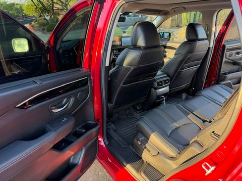 Used 2024 Honda Pilot Touring image 20