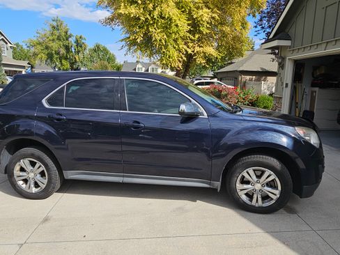 Used 2015 Chevrolet Equinox LS image 2