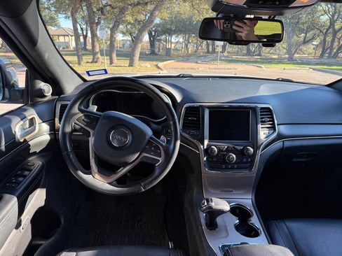 Used 2015 Jeep Grand Cherokee Limited w/ Trailer Tow Group IV image 8