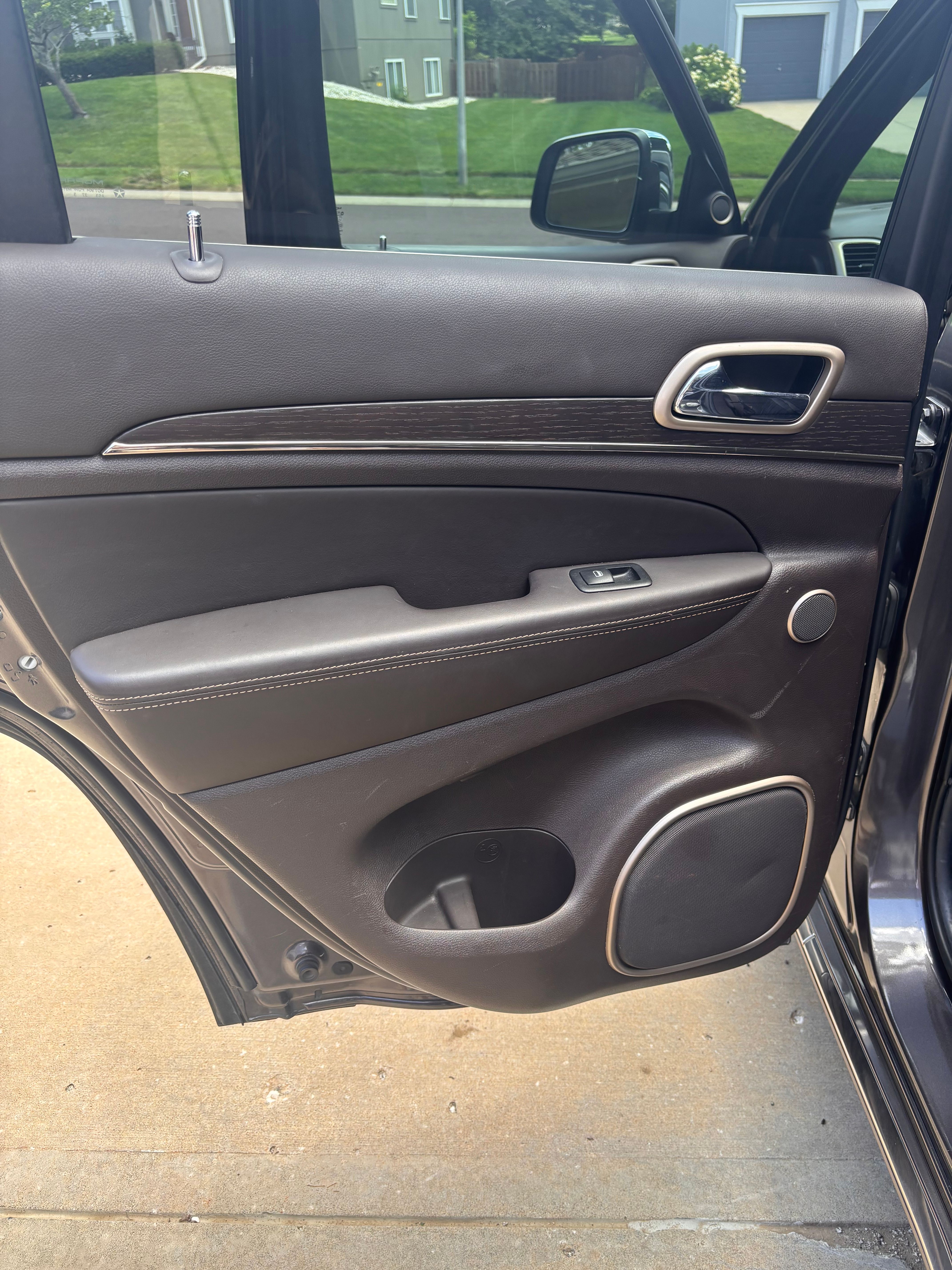 Used 2014 Jeep Grand Cherokee Summit AWD/4WD image 19