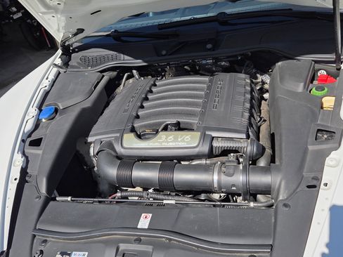 Used 2014 Porsche Cayenne image 25