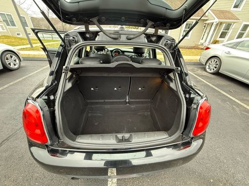 Used 2016 MINI Cooper 4-Door Hardtop image 5