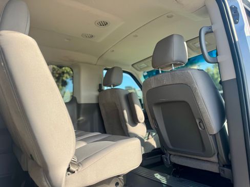 Used 2018 Nissan NV 3500 S image 16