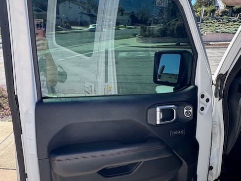 Used 2019 Jeep Wrangler Unlimited Rubicon image 17