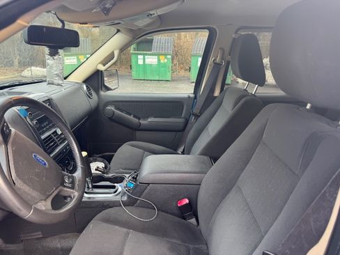 Used 2010 Ford Explorer Sport Trac XLT image 6