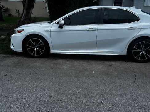 Used 2018 Toyota Camry SE w/ Audio Package FWD image 6