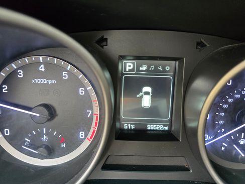 Used 2018 Hyundai Santa Fe Sport image 8