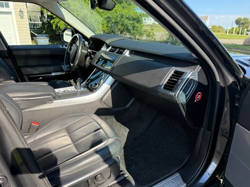 Used 2019 Land Rover Range Rover Sport Supercharged AWD/4WD image 19